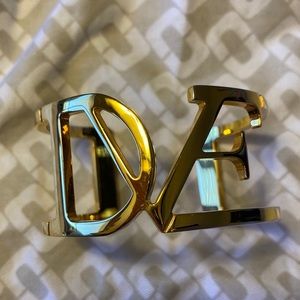 NWOT Diane Von Fürstenberg gold bracelet cuff
